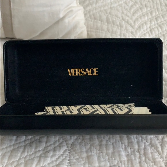 Versace sunglass case - Picture 2 of 2